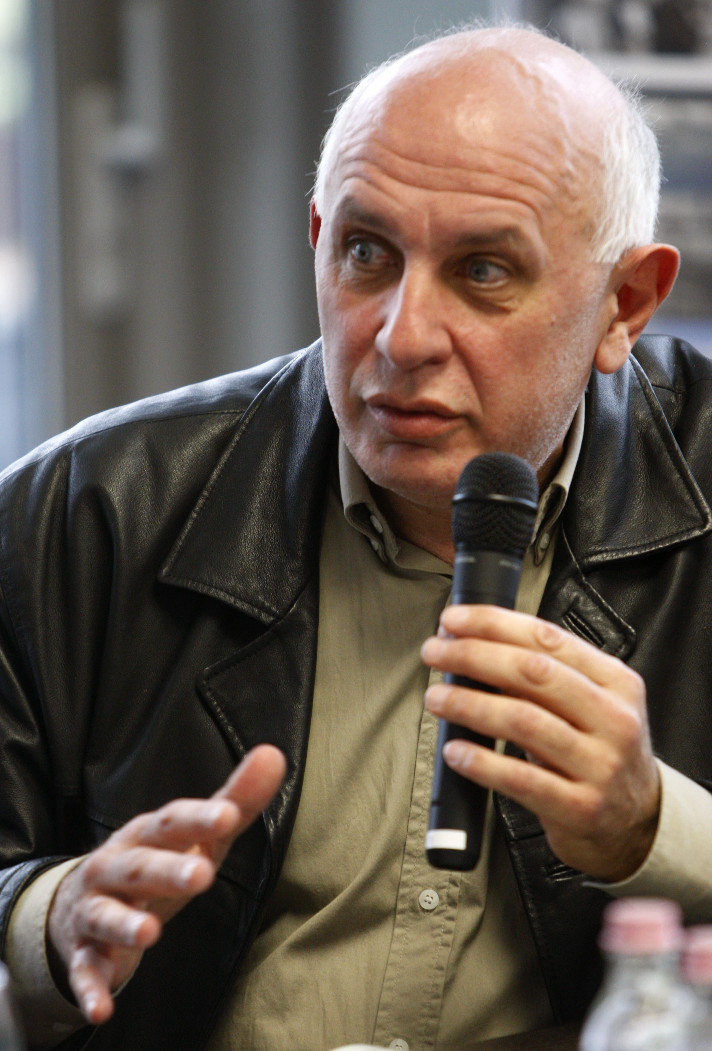 Jean Michel Guenassa, giornalista e scrittore