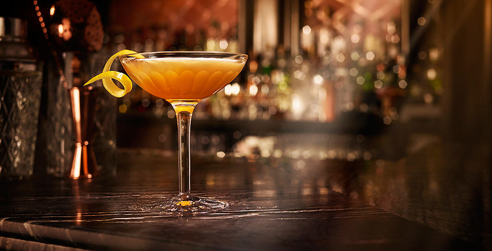 Il prestigioso cocktail Ritz Sidecar realizzato da Colin Peter Field al Bar Hemingway