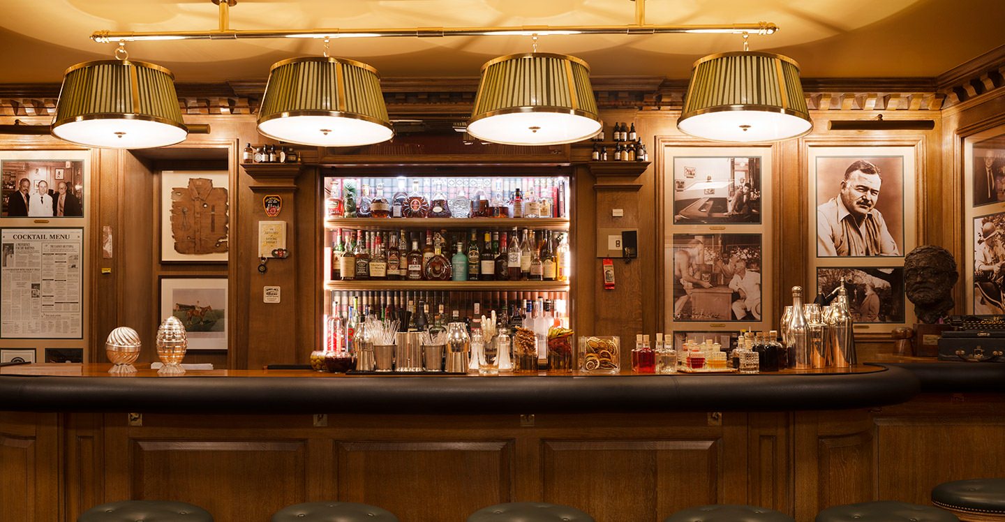 Il mitico Bar Hemingway all'Hotel Ritz di Parigi.